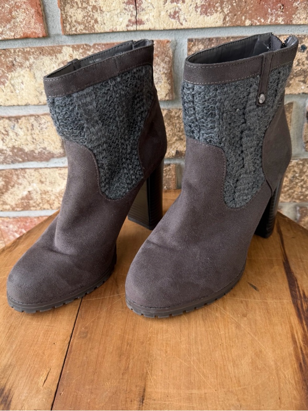 Juicy Couture Ankle Boots Women’s Size 8 Suede Gray Knit Detail Look Brand New!